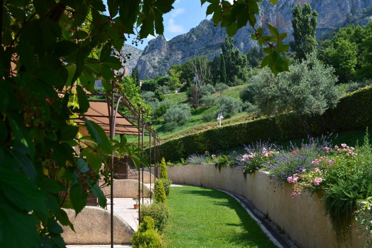 Hotel Le Colombier Moustiers-Sainte-Marie Buitenkant foto